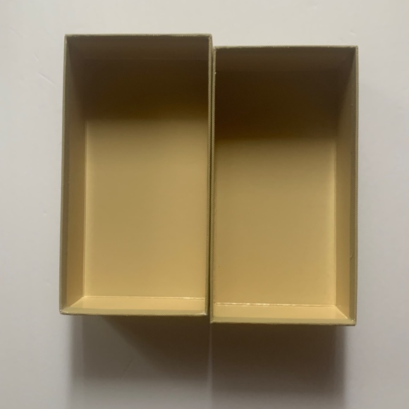 Burberry Classic Gift Box - Picture 4 of 4